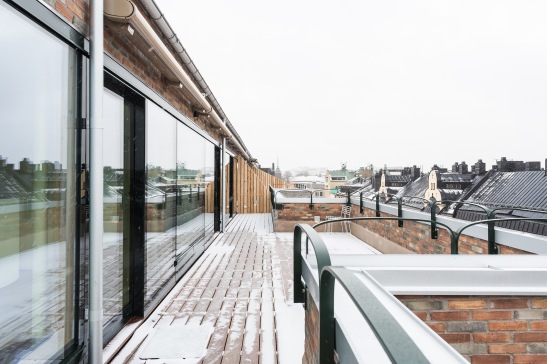 Södermalm Blekingegatan terrass wood räcke windows views skjutdörr Fantastic Frank